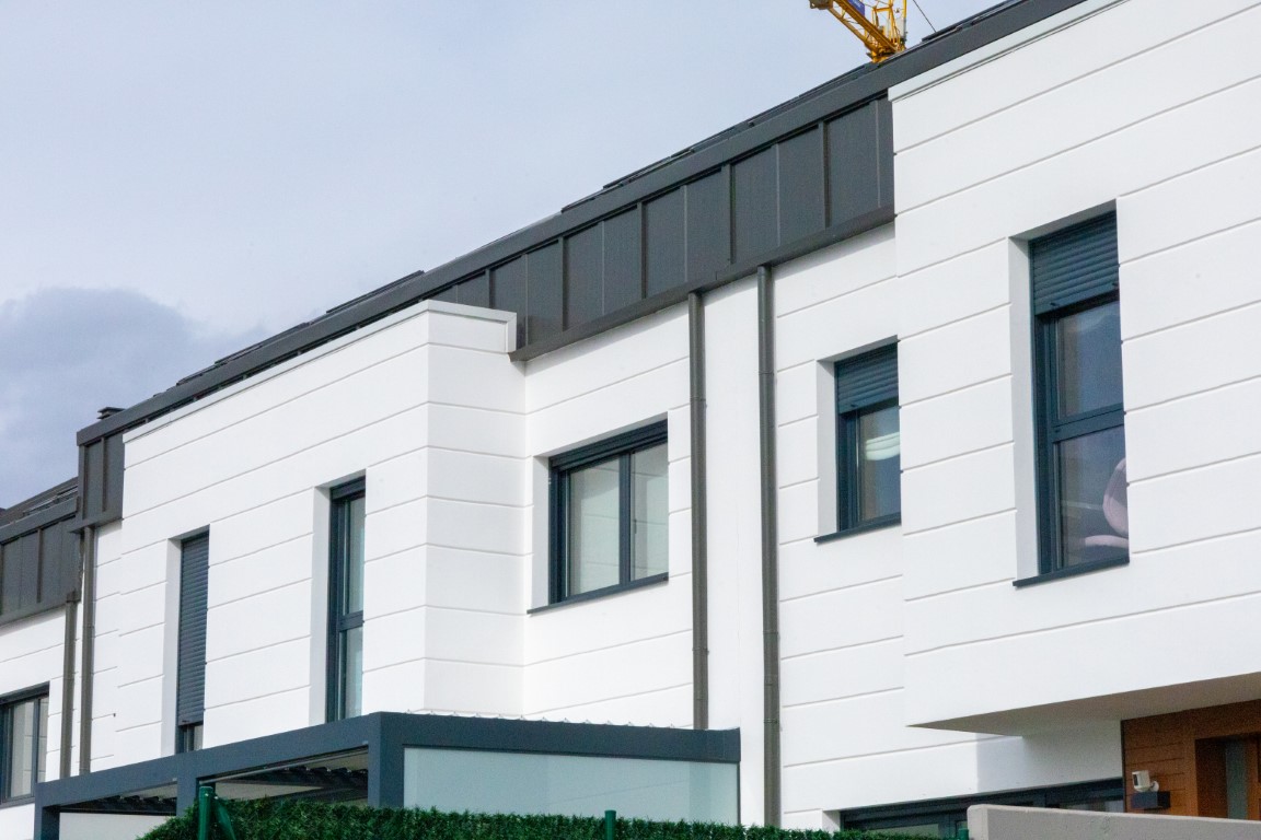 SATE en obras complejas: estética patrimonial, colores oscuros y normativa de incendios (Parte 1)